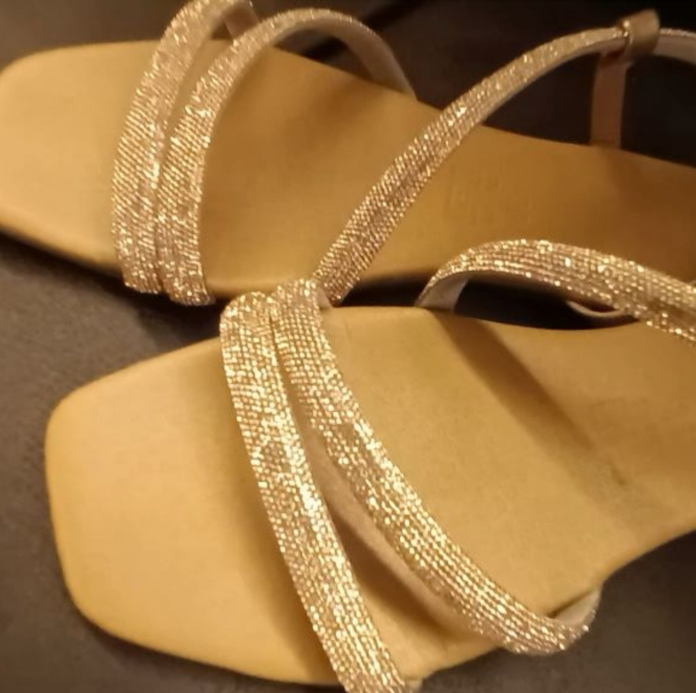 JLO Shiny Nice rose gold sandals